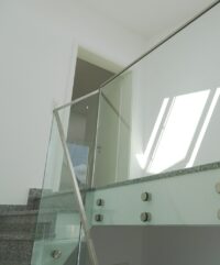 Galerie u. Wohnungseingang