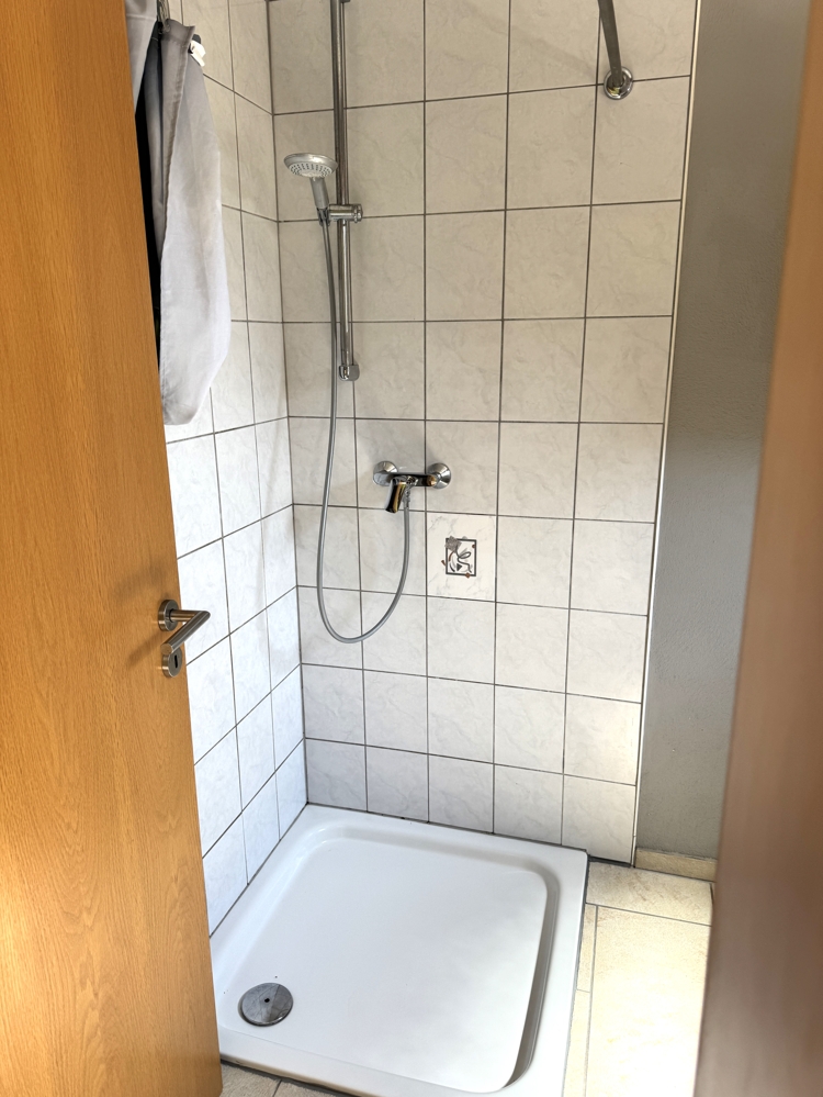 Gäste-Duschbad EG