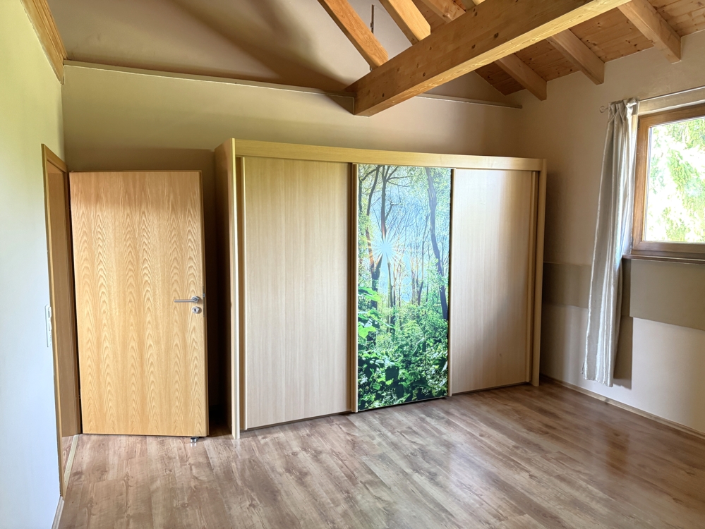 Zimmer 4, DG