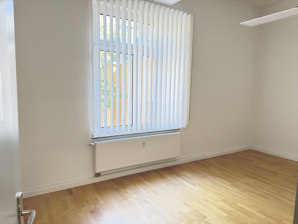 Büro 4, OG