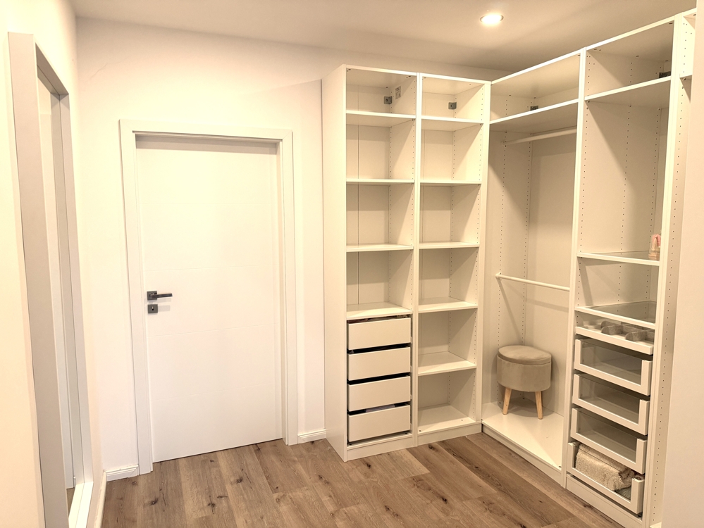 begehb. Kleiderschrank