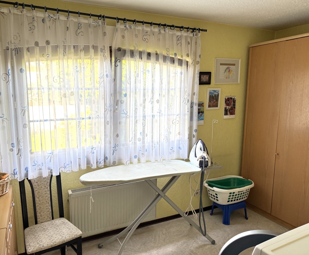 Schlafzimmer 2, EG