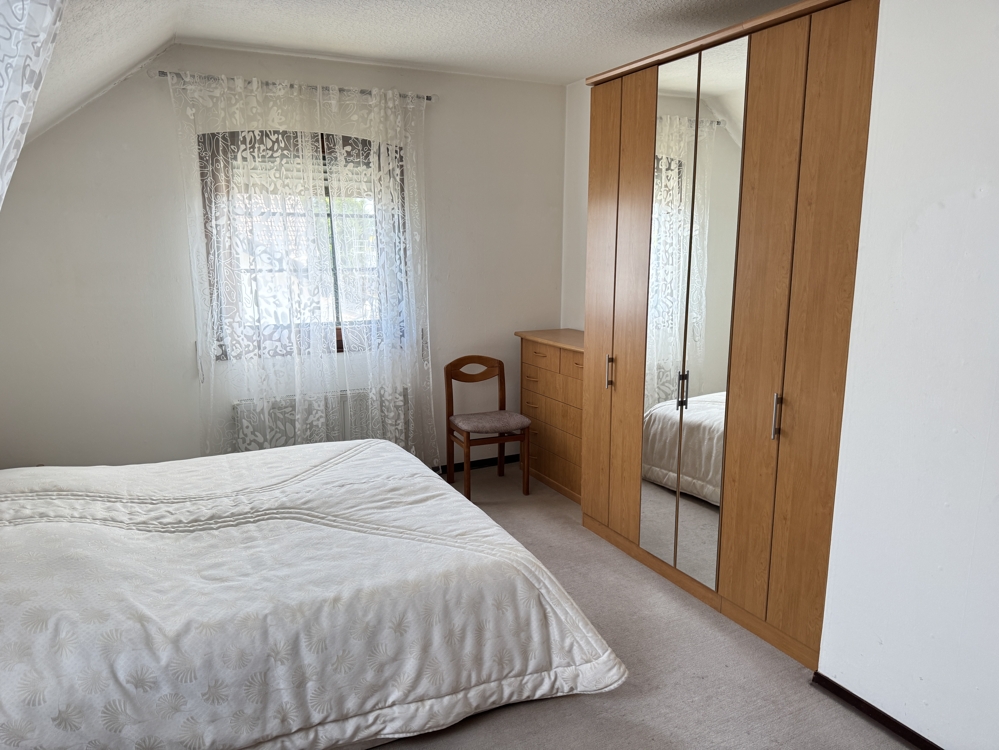 Schlafzimmer 1, DG
