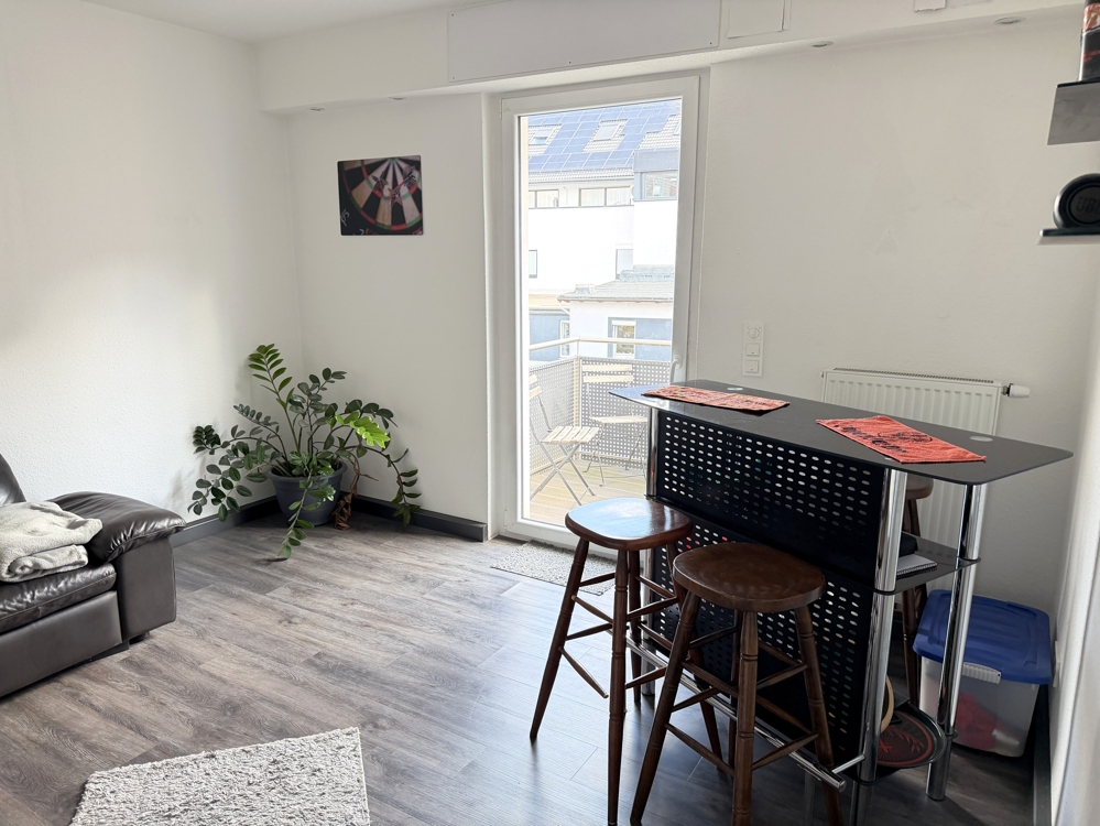 Zimmer 1 m. Balkon