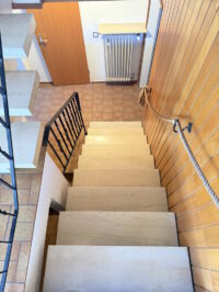 EG, Treppe zu unterer Ebene 1