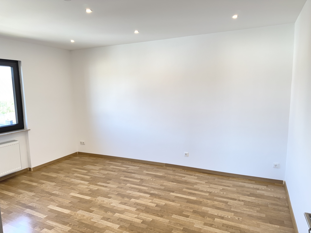 Zimmer 1, OG