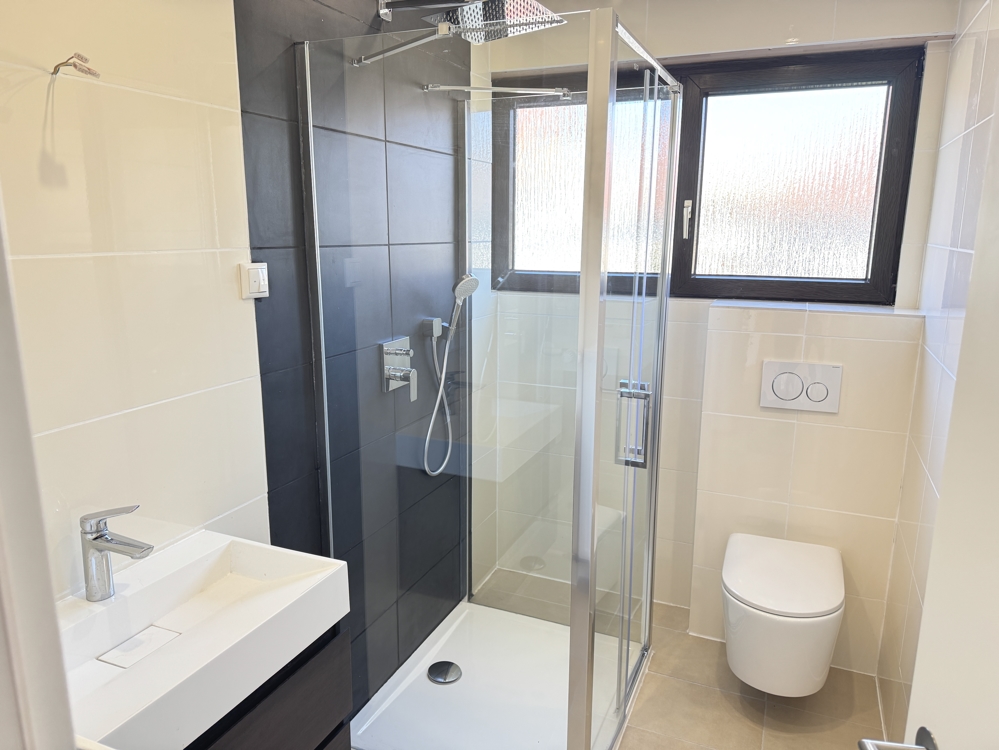 Neues Duschbad EG