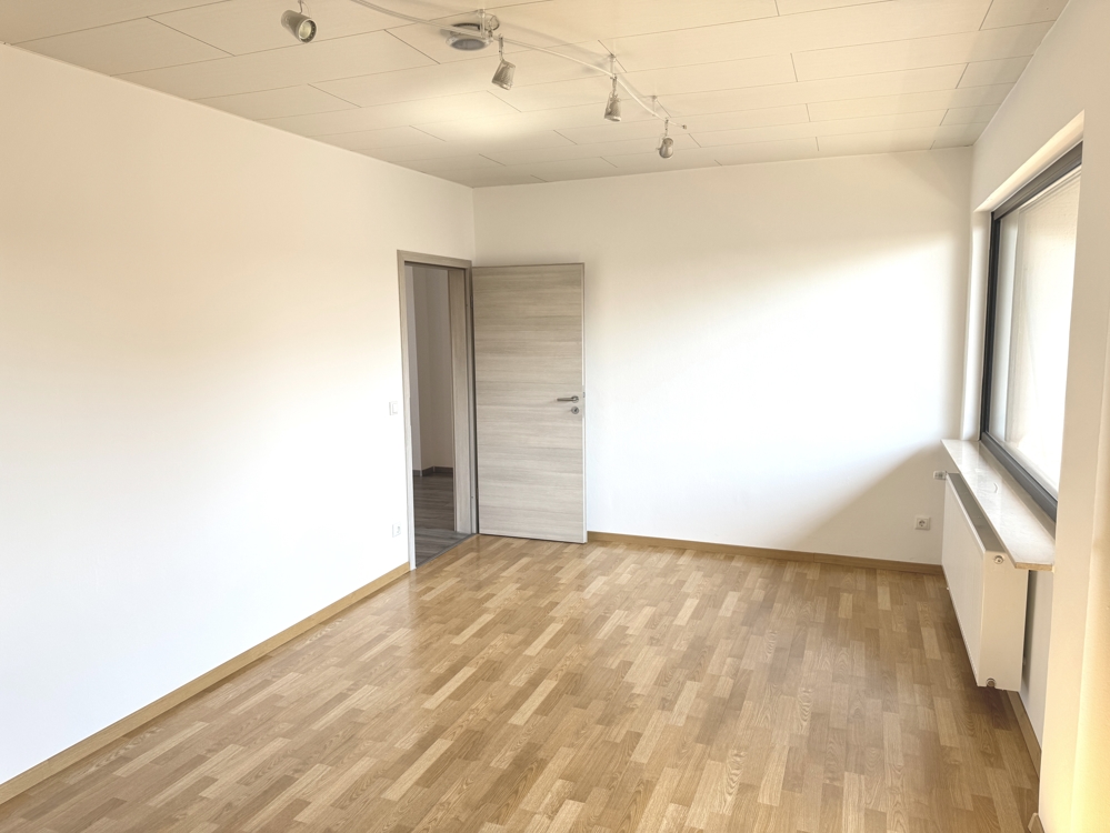 Zimmer 2, OG