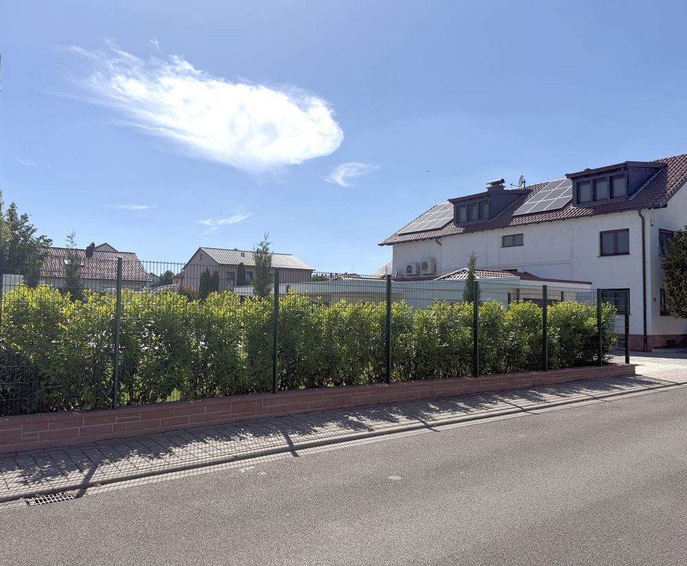 Grundstück Straßenansicht