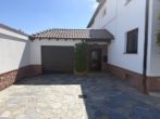Carport und Eingang