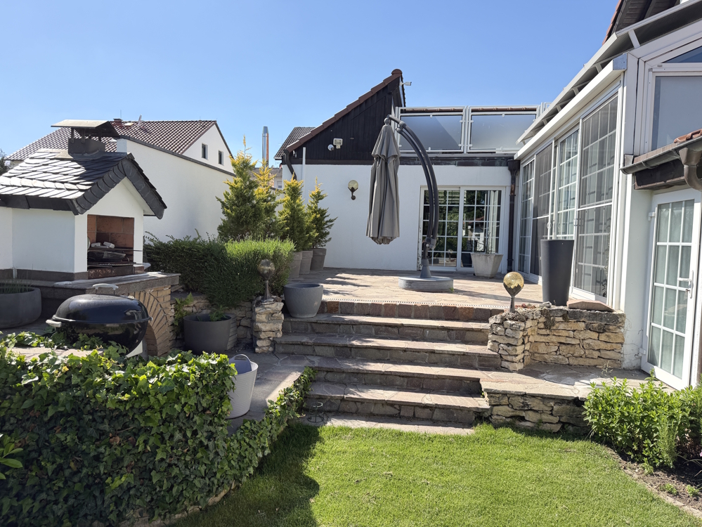 Terrasse 2 m. Grillkamin