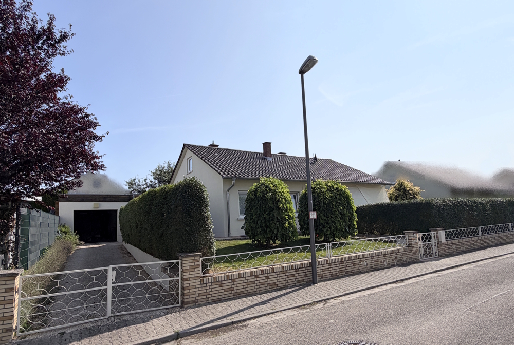 Haus und Garage