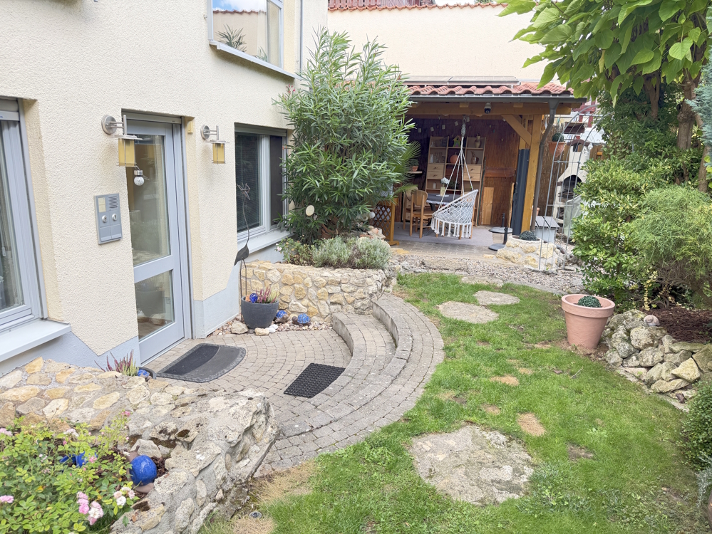 Zugang UG Gartenseite