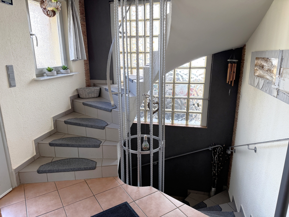 EG, Treppe zum DG