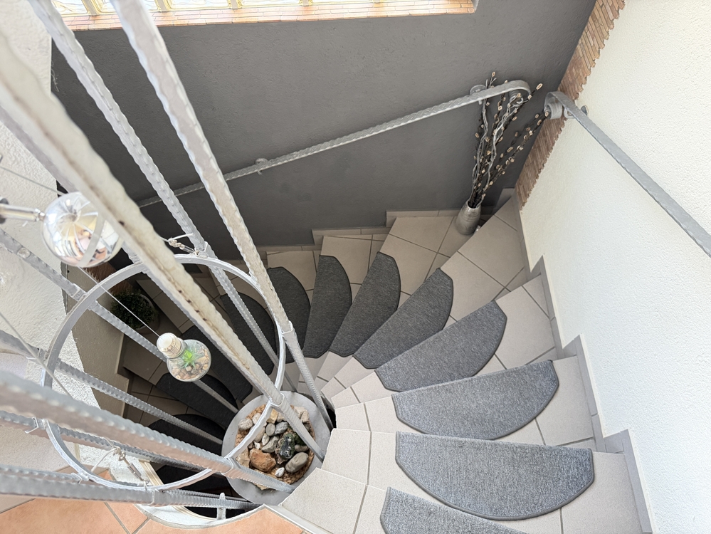 EG, Treppe zum Souterrain