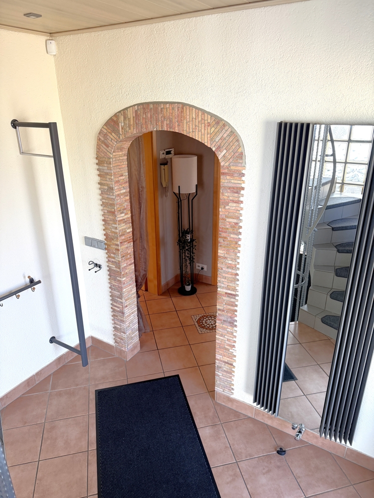 EG, Treppenhaus u. Flur