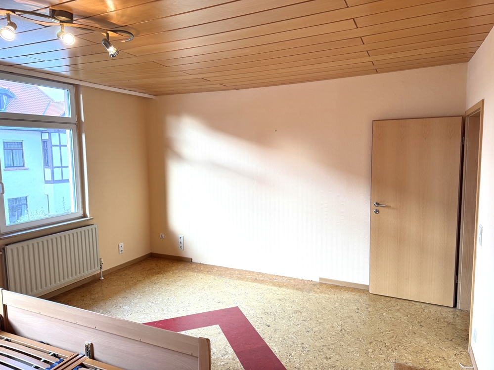 Zimmer 3, OG
