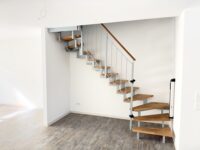 Treppe zu OG u. DG