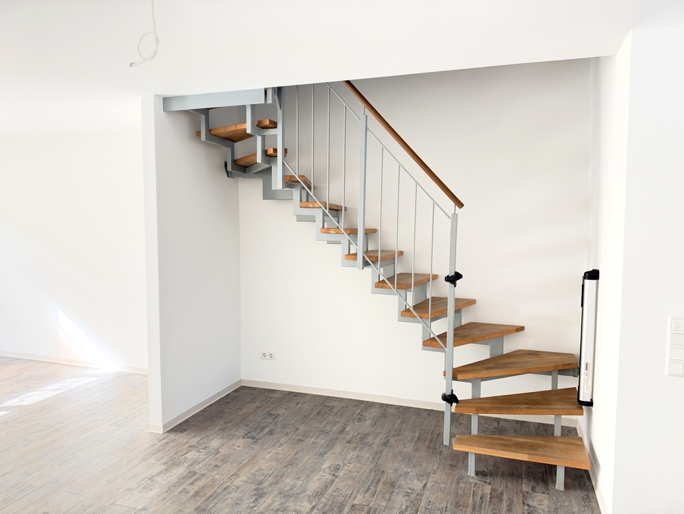 Treppe zu OG u. DG