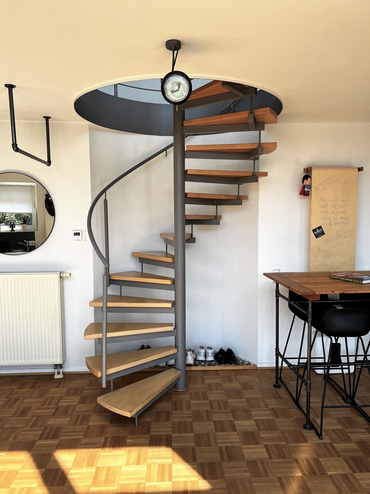 Treppe zum OG