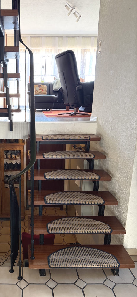 Treppe zu Ebene 2