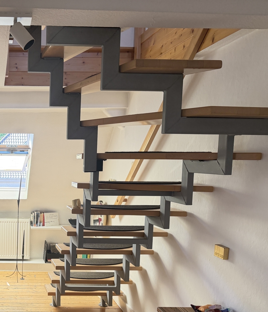 Diele u. Treppe zur OE