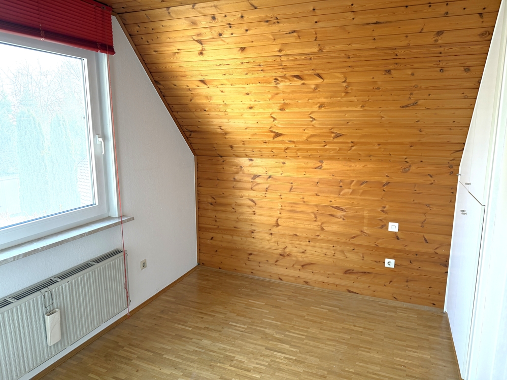Zimmer 1, OG