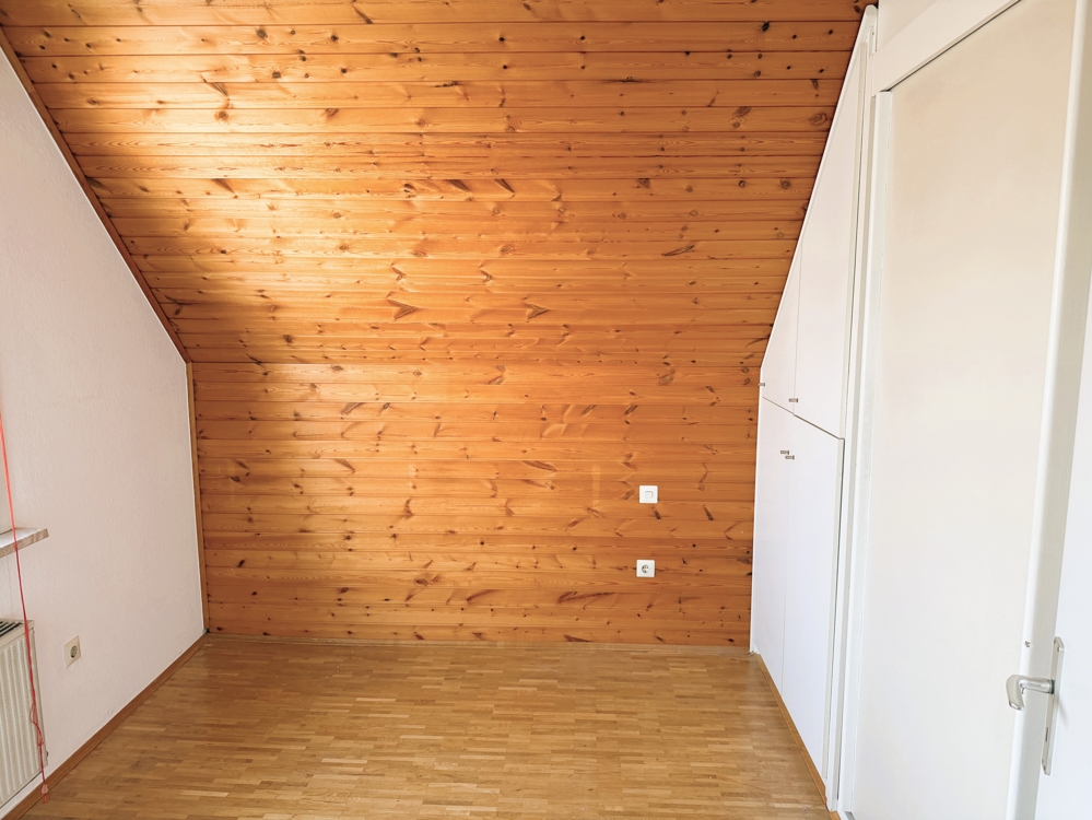 Zimmer 1, OG