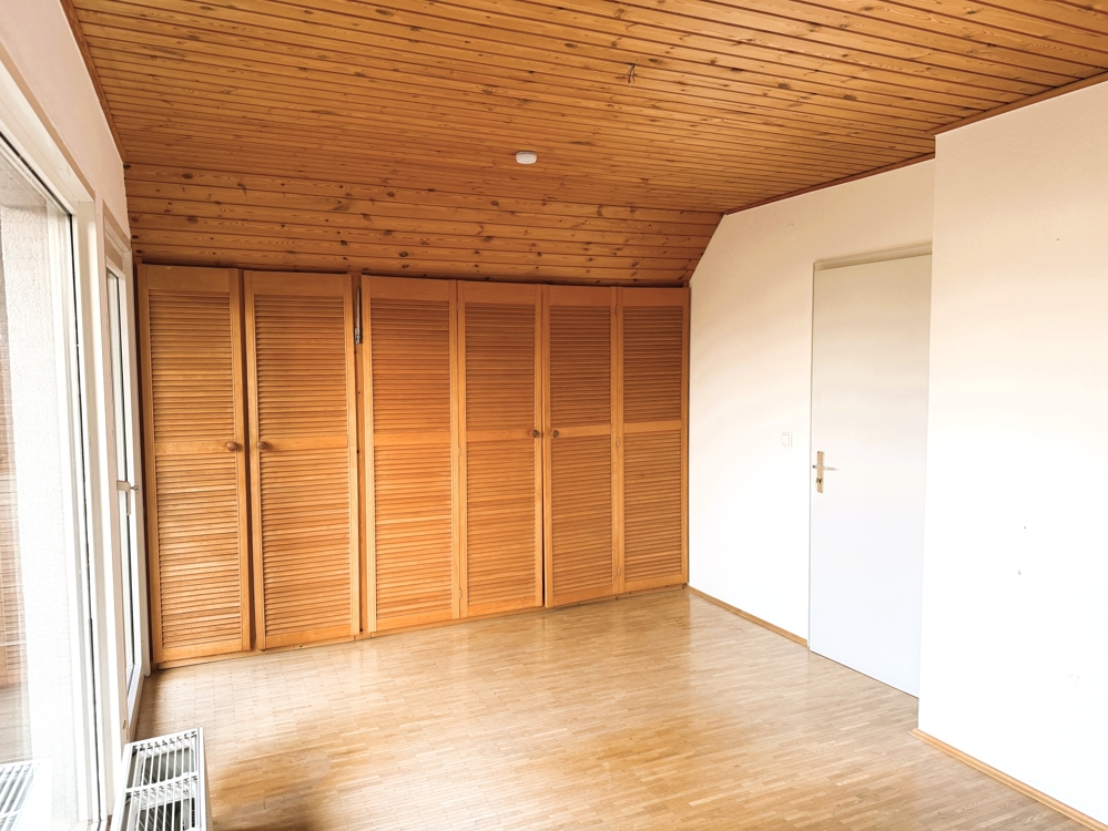 Zimmer 3, OG