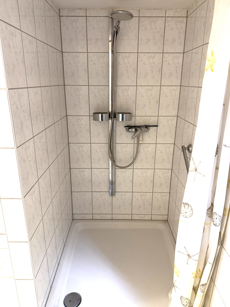 HW-Raum mit Dusche