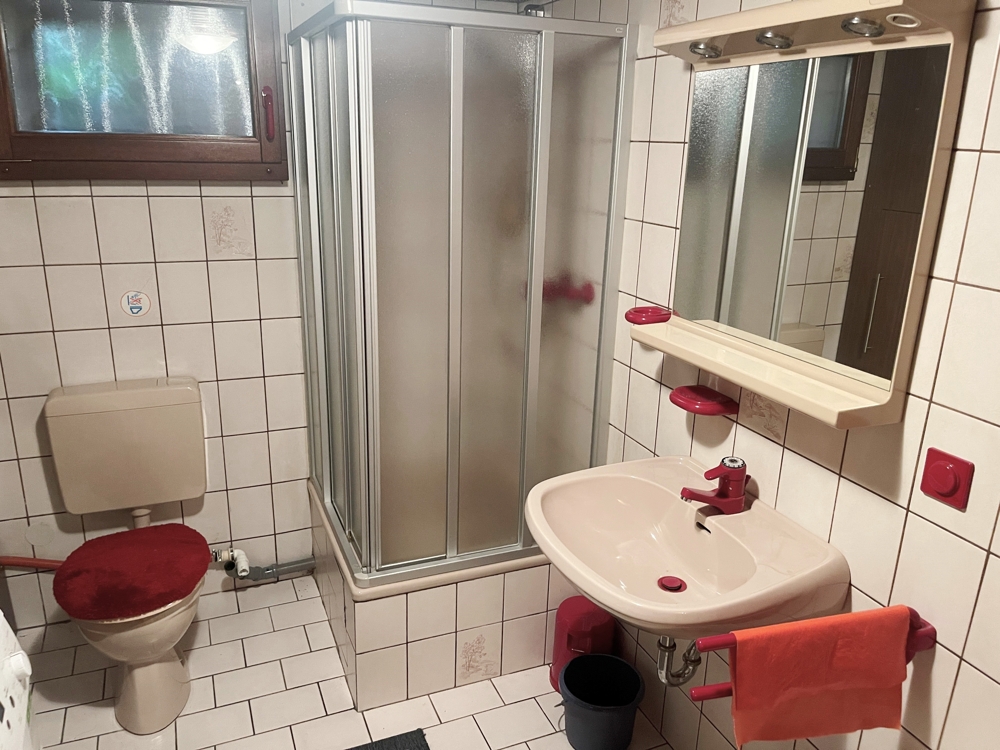 HWR m. Dusche, UG