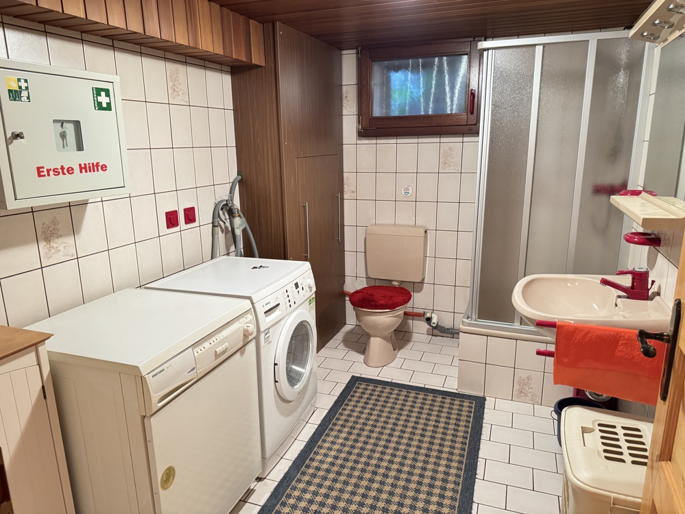 HWR m. Dusche, UG