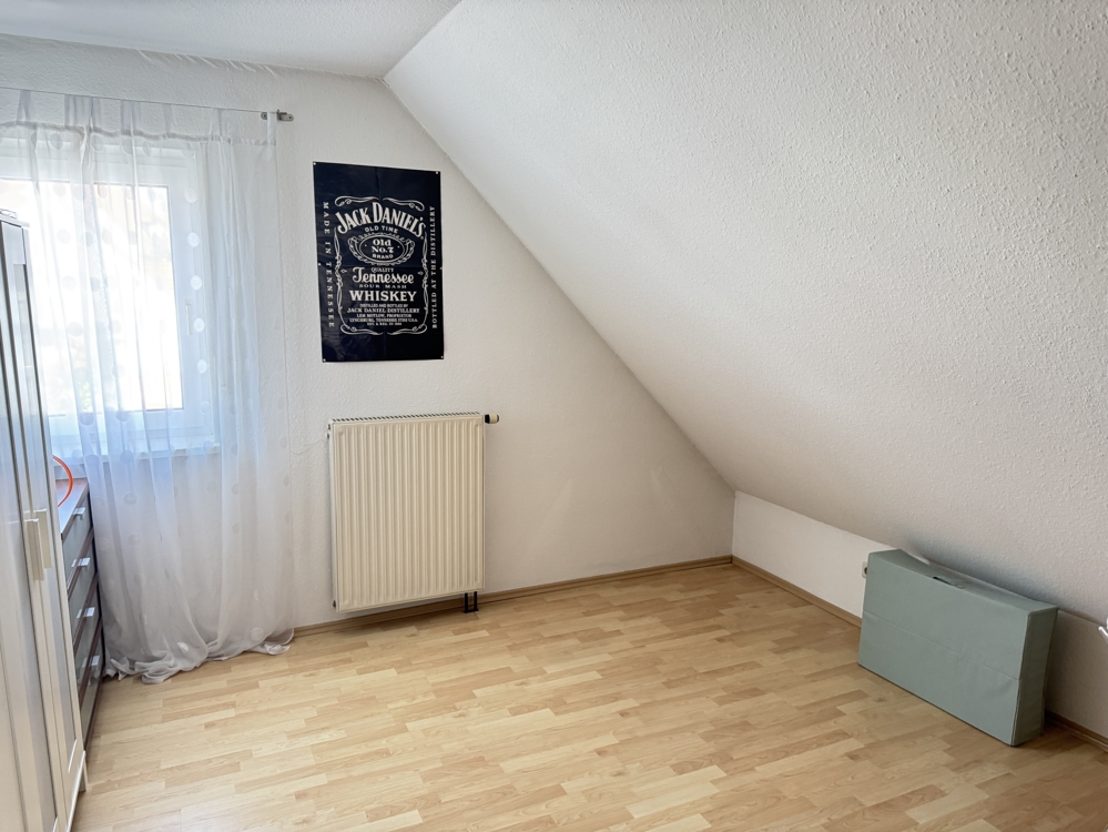 Schlafzimmer 2, o. E.