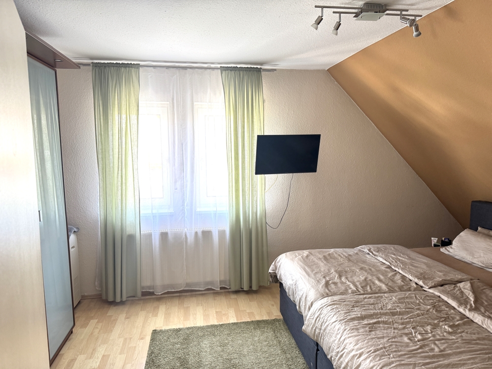 Schlafzimmer, u.E.