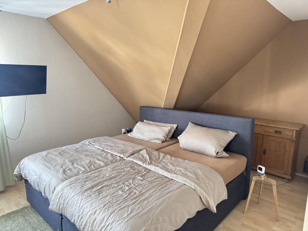 Schlafzimmer, u. E.