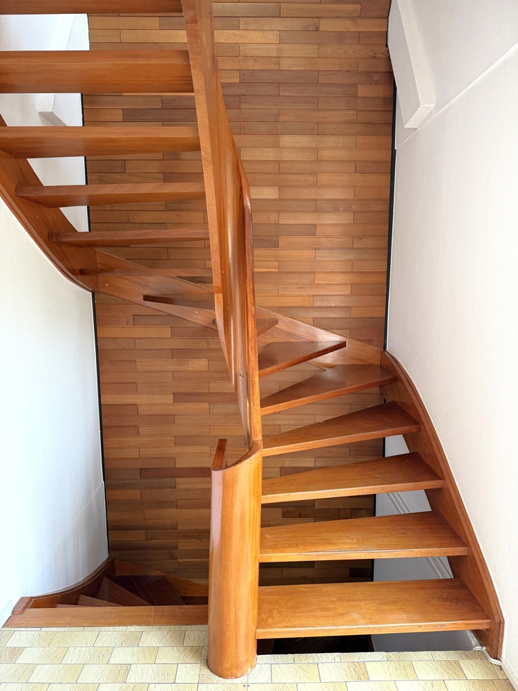 Treppe zu OG und UG