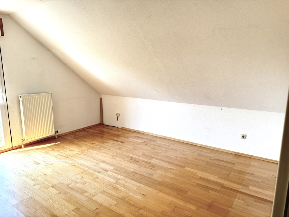 Zimmer 2, OG