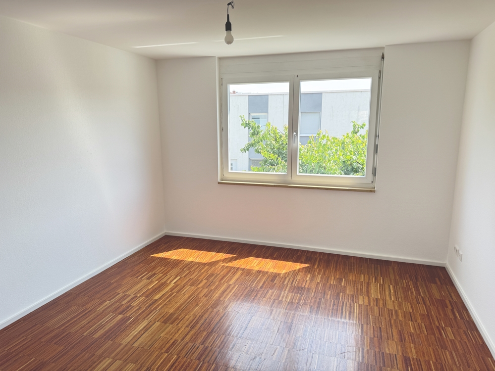 Zimmer 2, OG