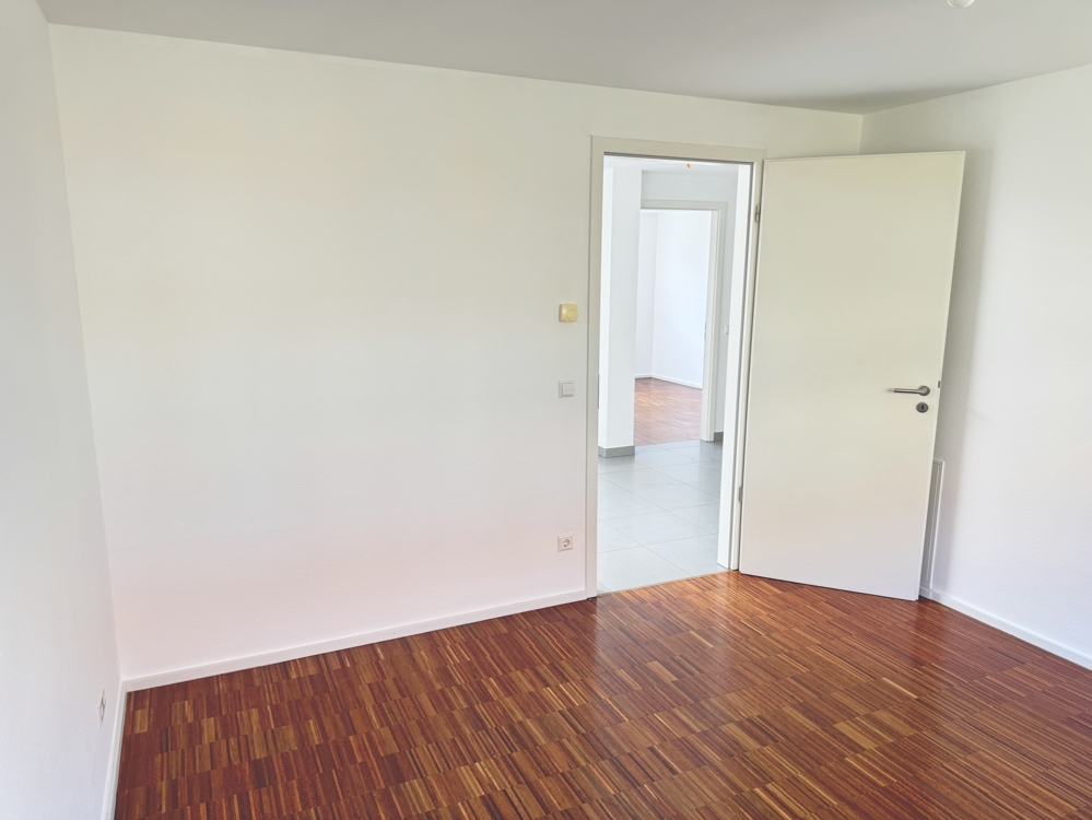 Zimmer 3, OG