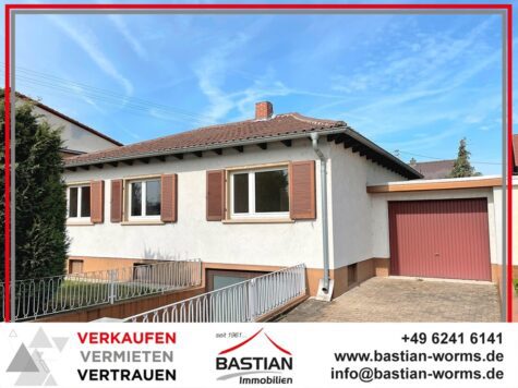 Hausbaufähig: Bungalow – unmodernisiert – sonniger Westgarten – Garage – begehrte Lage – Monsheim!, 67590 Monsheim, Bungalow