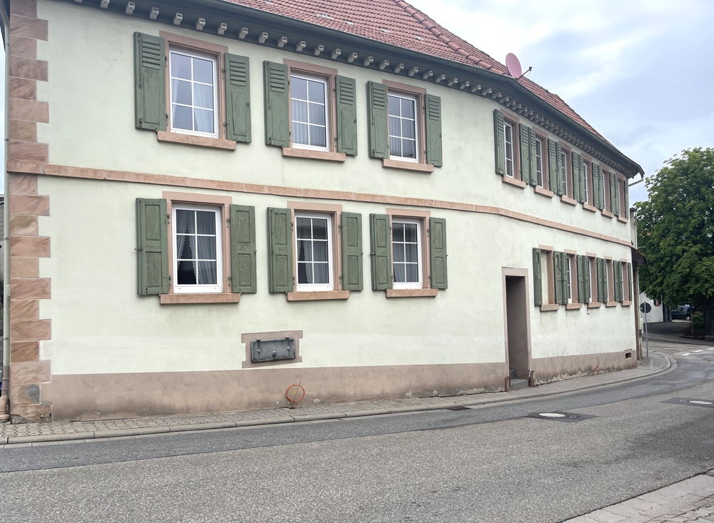 Gebäude Straßenansicht