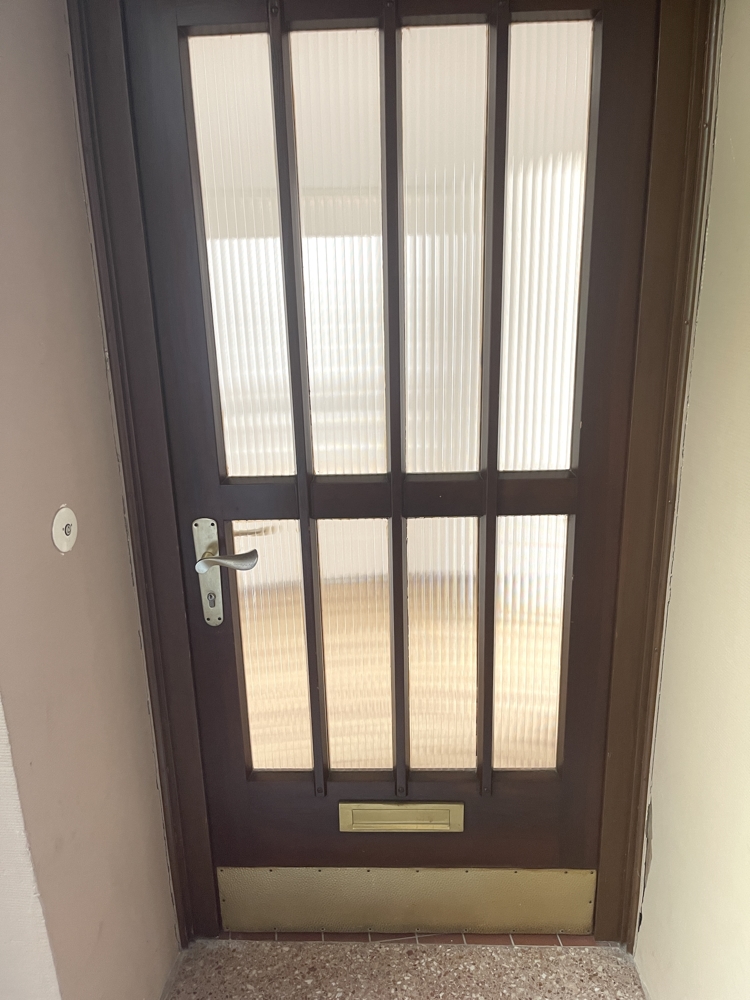 Eingangstür Wohnung 2