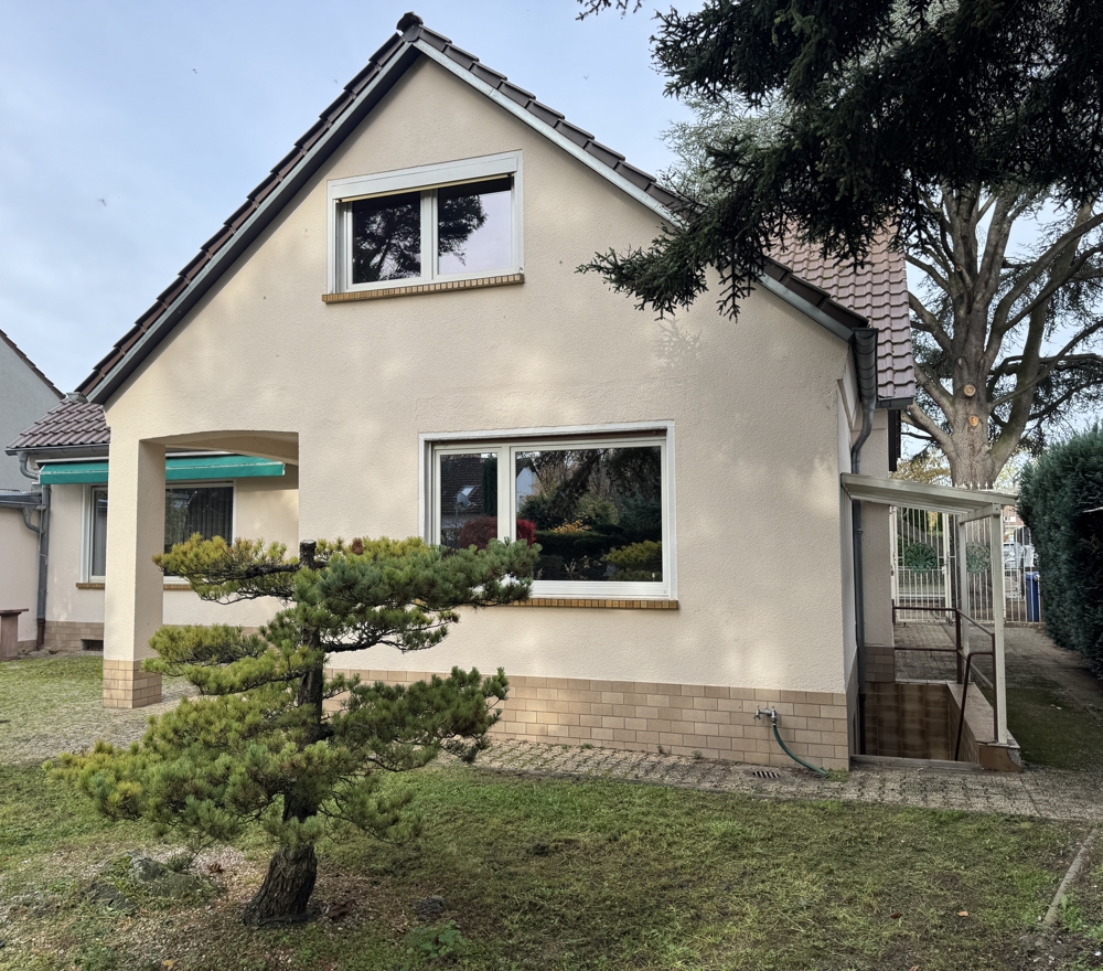 Gebäuderückseite