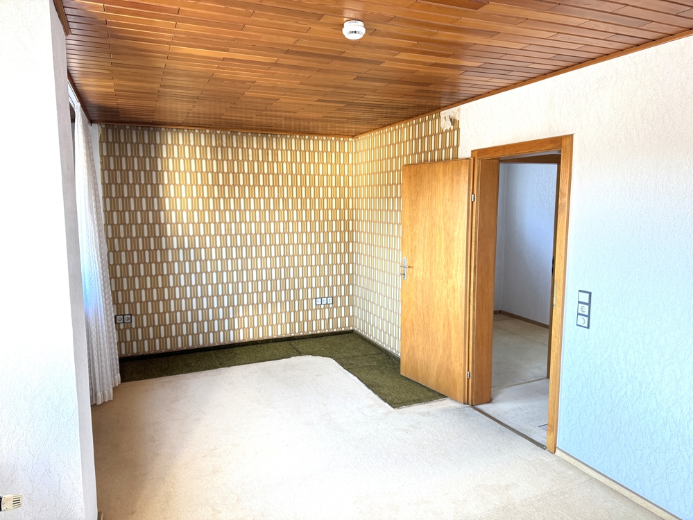 Zimmer 3, OG