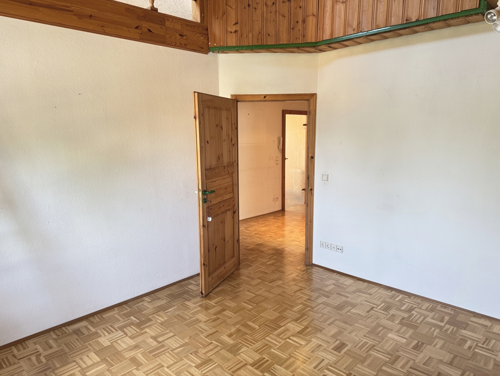 Zimmer 1, DG