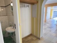 Garderobe und Gäste-WC
