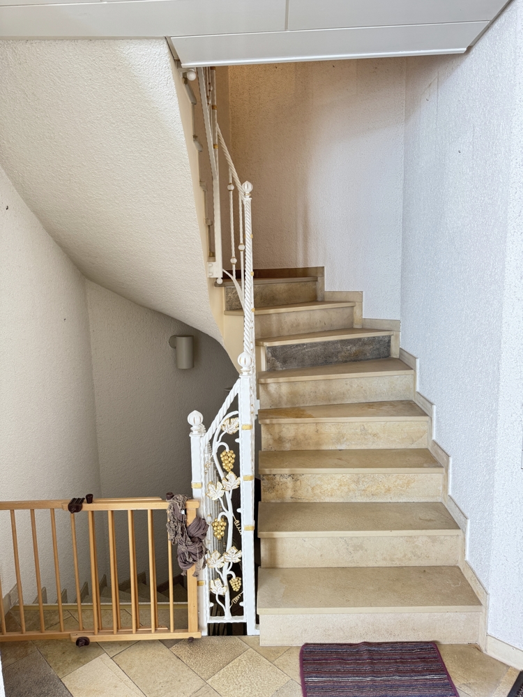 Treppen zum DG