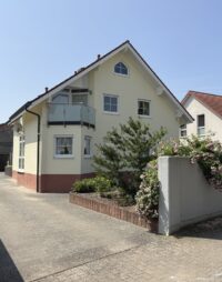 Gebäude Straßenseite