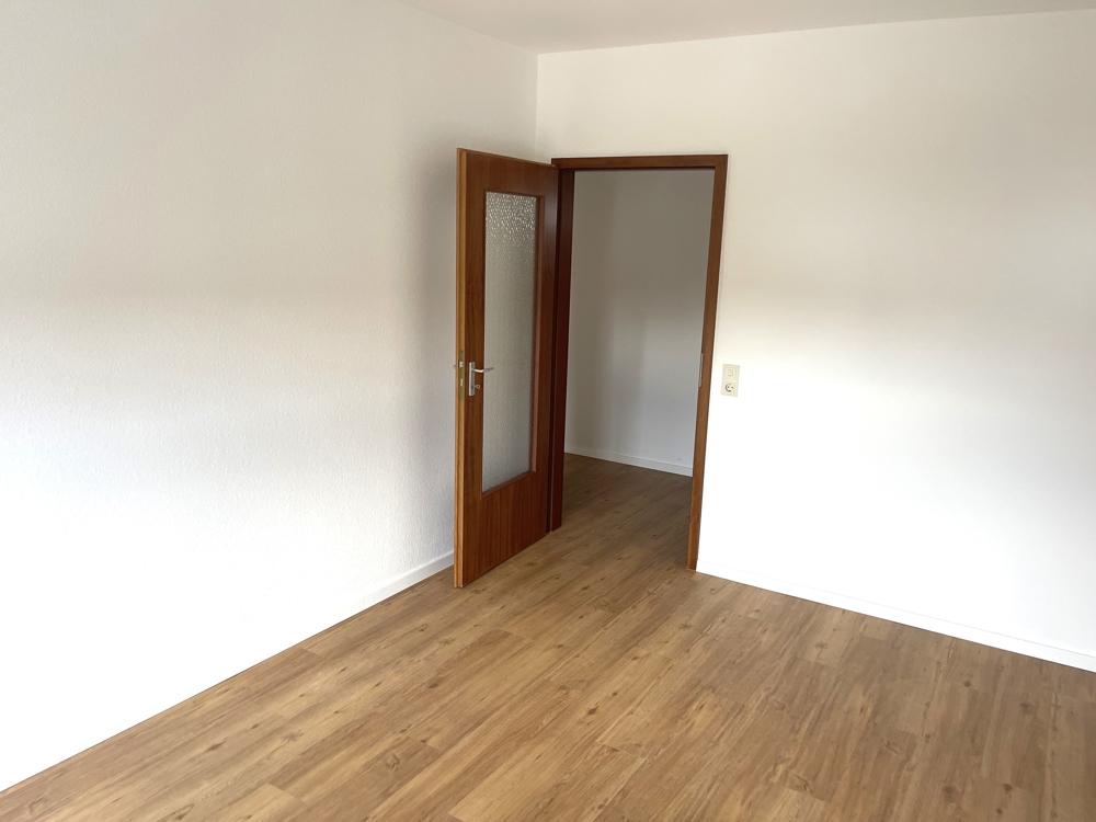 Zimmer 1, OG