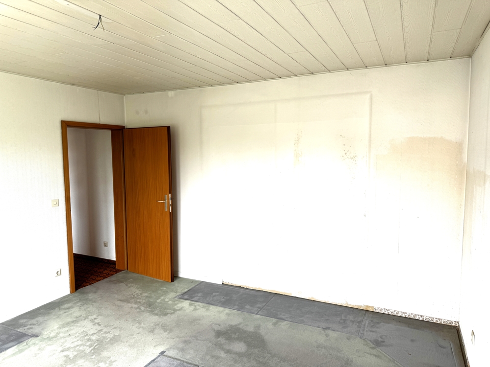 Zimmer 4, OG